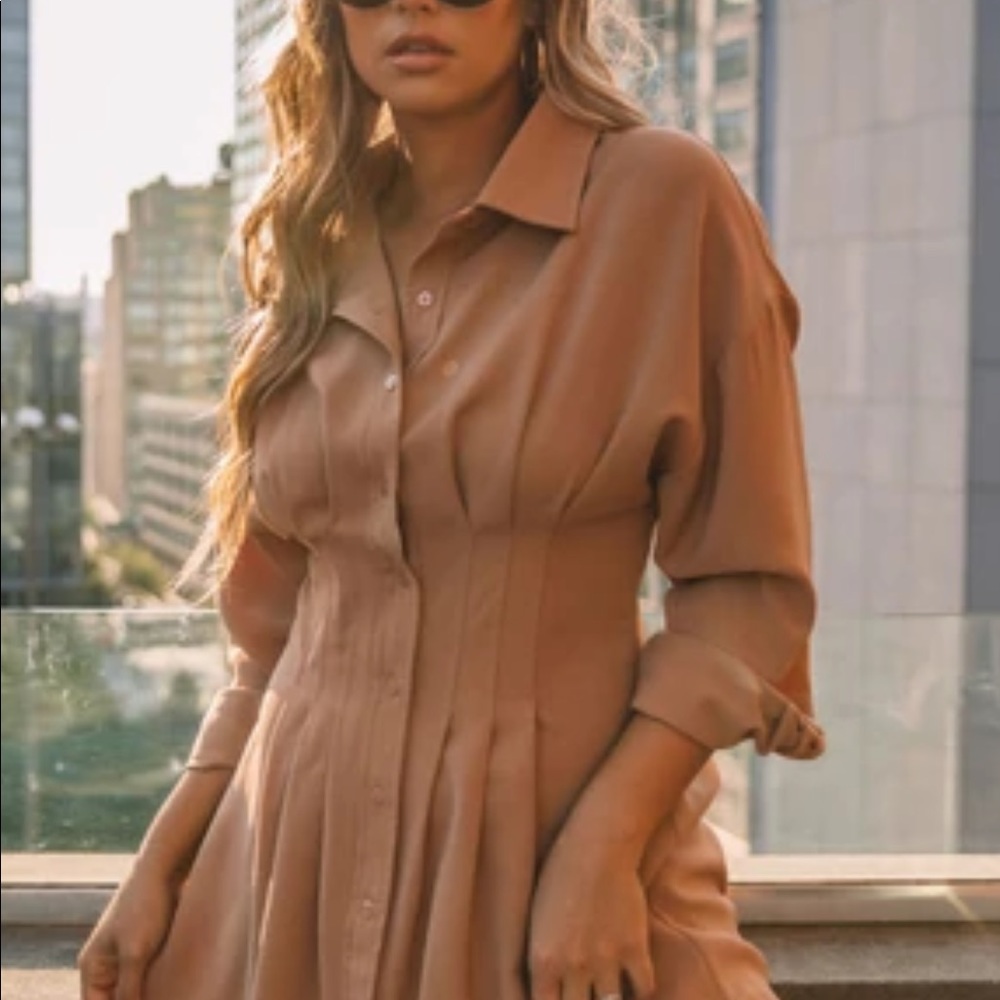 Vici Entro button down shirt dress tan camel size large